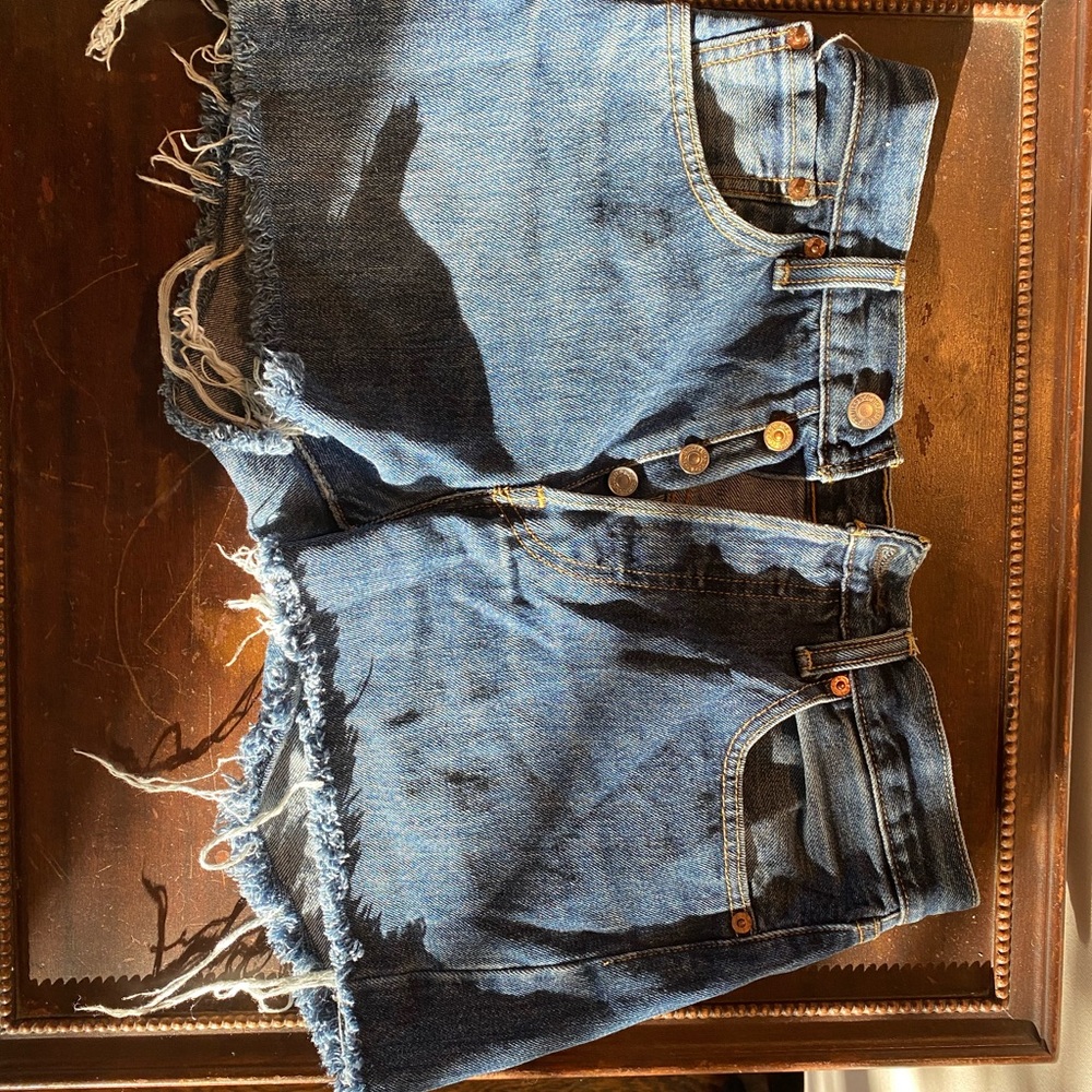 LEVIS 501 cut off shorts